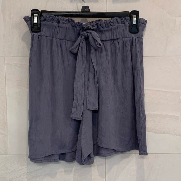 Derek Heart Pants - high-waisted cute shorts, tie front, elastic waist band, textured fabric,small